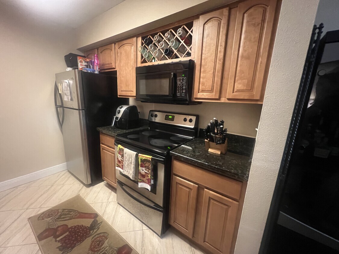 Foto principal - 2485 NW 33rd St