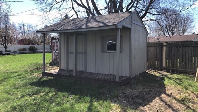 Building Photo - 401 Lufkin Dr. New Lebanon, OH