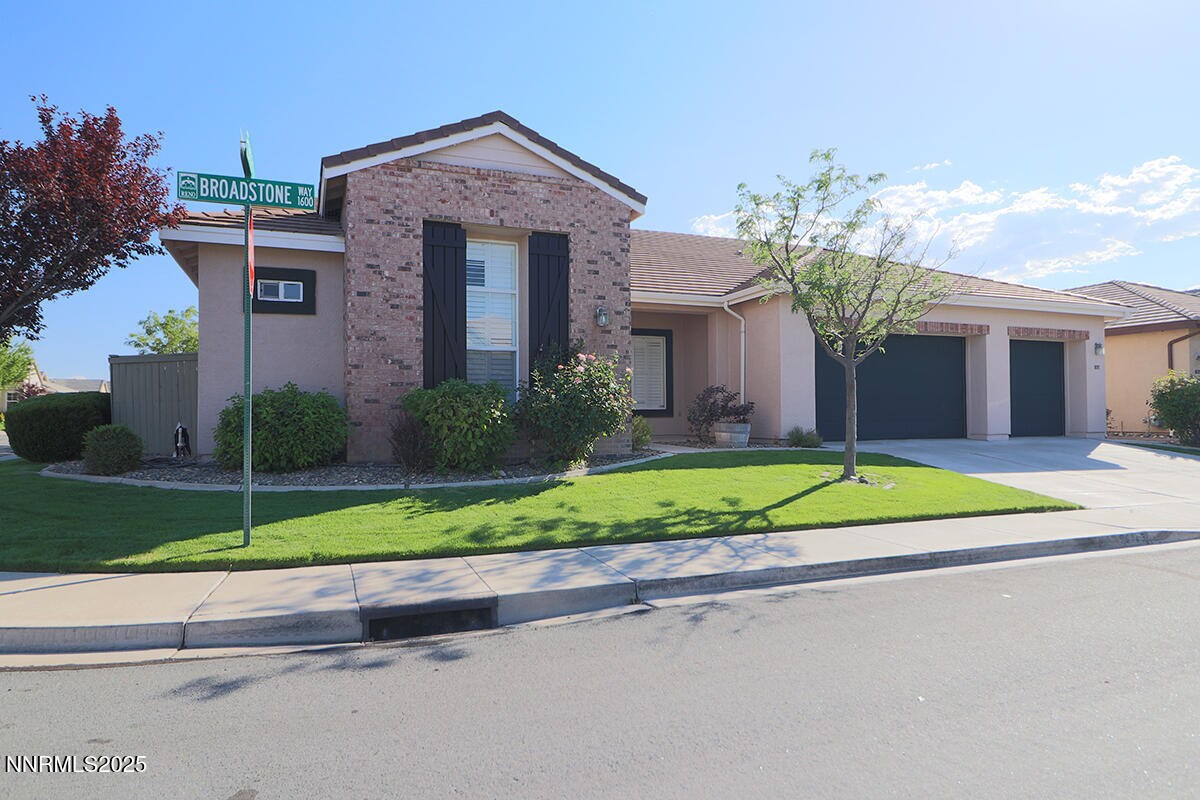 Foto principal - 1692 Broadstone Way