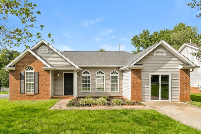 Building Photo - 7218 Kavan Hunter Dr