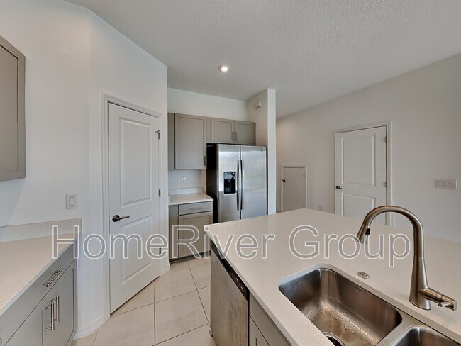Building Photo - 5756 Haven Ter