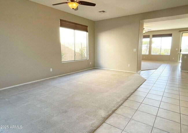 Foto del edificio - 2737 W Wayne Ln