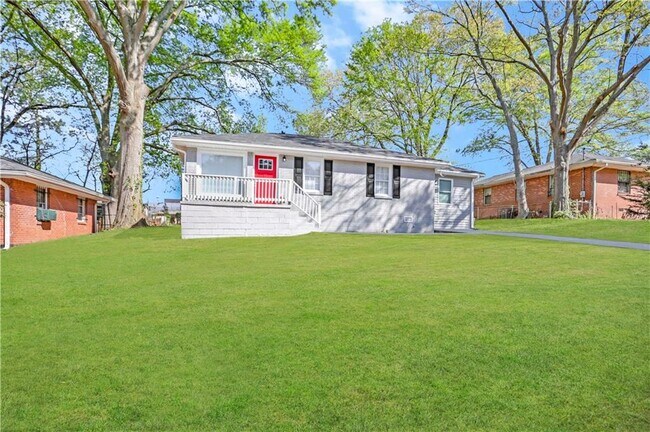 Building Photo - 2052 W Flat Shoals Terrace