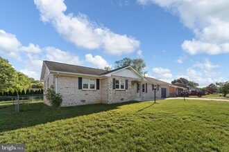 Building Photo - 308 Butternut Dr