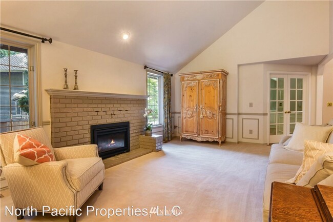 Foto del edificio - 4 br, 3 bath House - 2850 220th Pl NE
