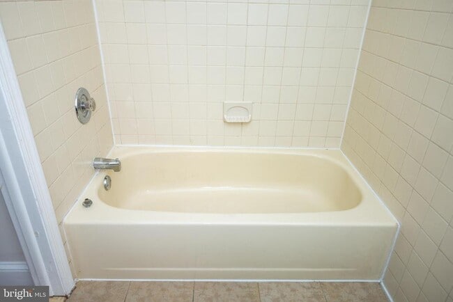 Building Photo - 2309 E York St