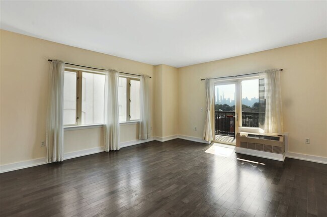 Building Photo - 3312 Hudson Ave