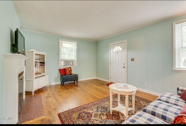 Foto del edificio - 2 bedroom  1 Bath Brick  home