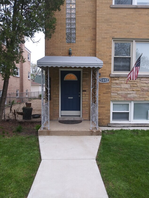 Front Entrance - 5612 Central N Ave