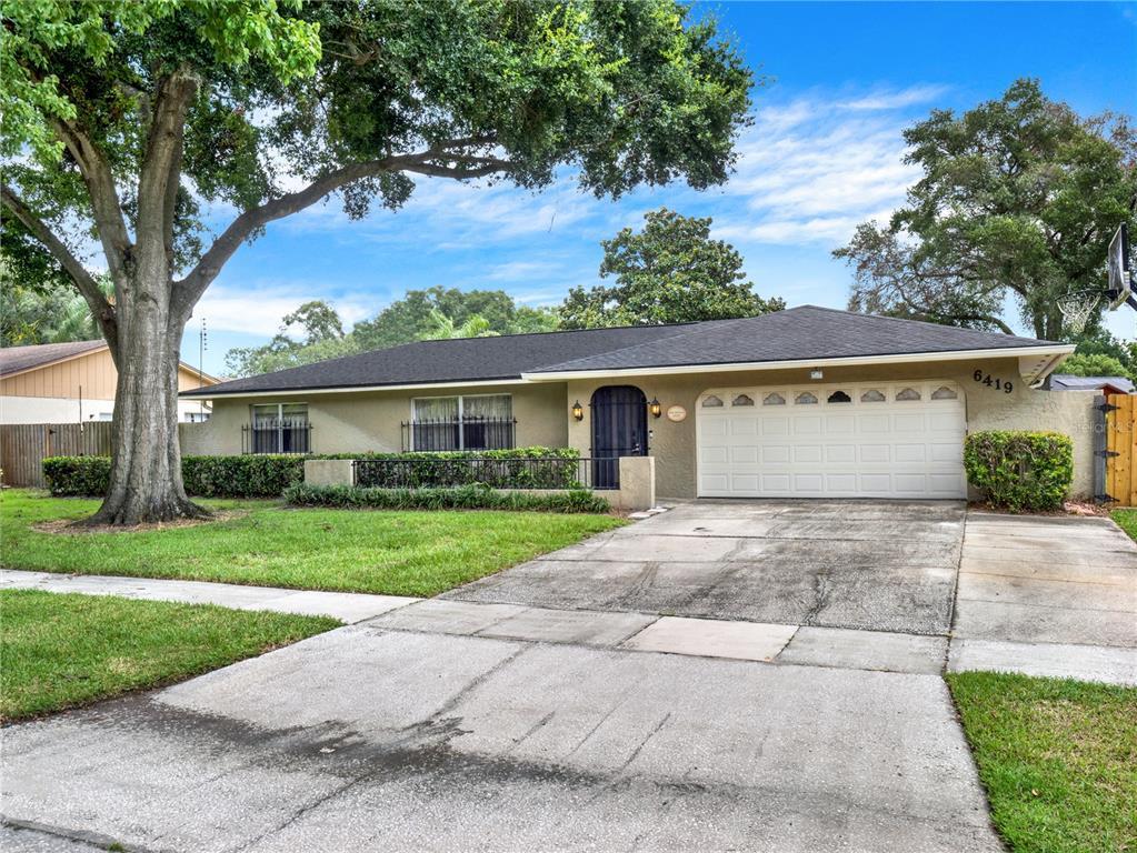 Foto principal - 6419 Hidden Dale Ave