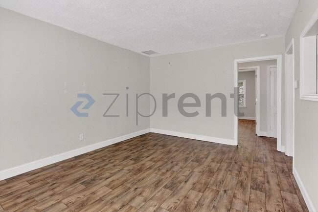 Building Photo - Unit 2