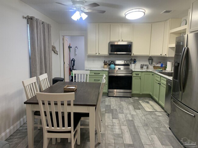 Foto del edificio - 2864 Villa Woods Cir