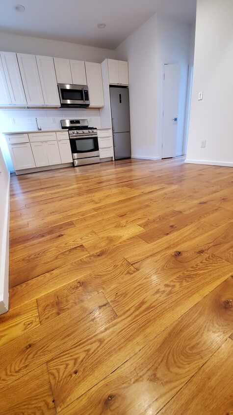 Foto principal - 85 Rockaway Ave
