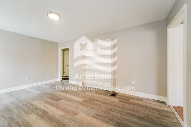 Building Photo - 632 Broadmoor Dr