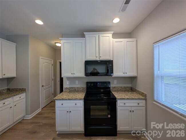 Foto del edificio - 8419 Candlenut Ln