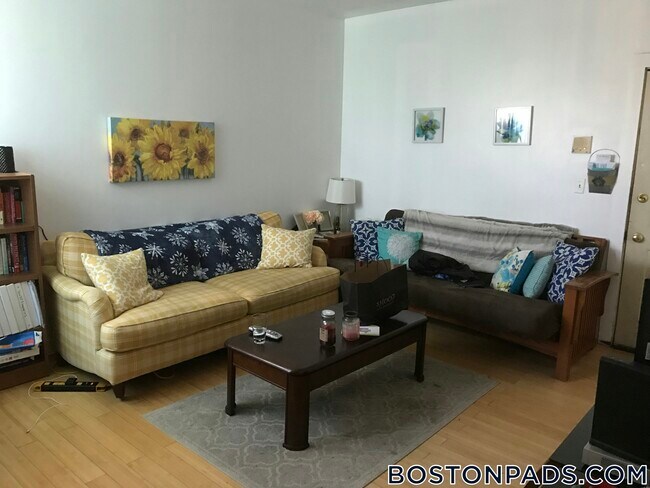 Foto del edificio - 243 Harvard Ave
