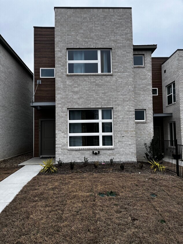 Primary Photo - 346 Oakbend Dr