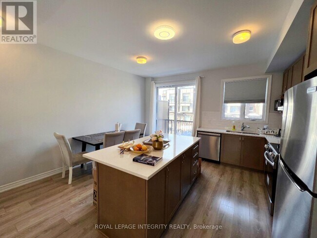 Photo du bâtiment - 913 Moses Tennisco St