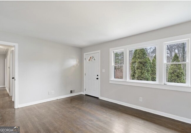 Foto del edificio - 2715 Hicks Rd