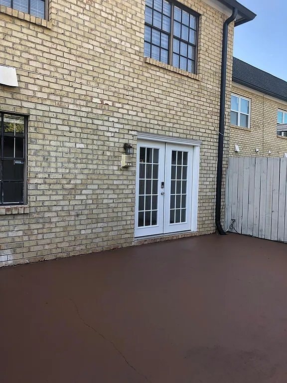 Photo - 300 Winding River Dr Townhome