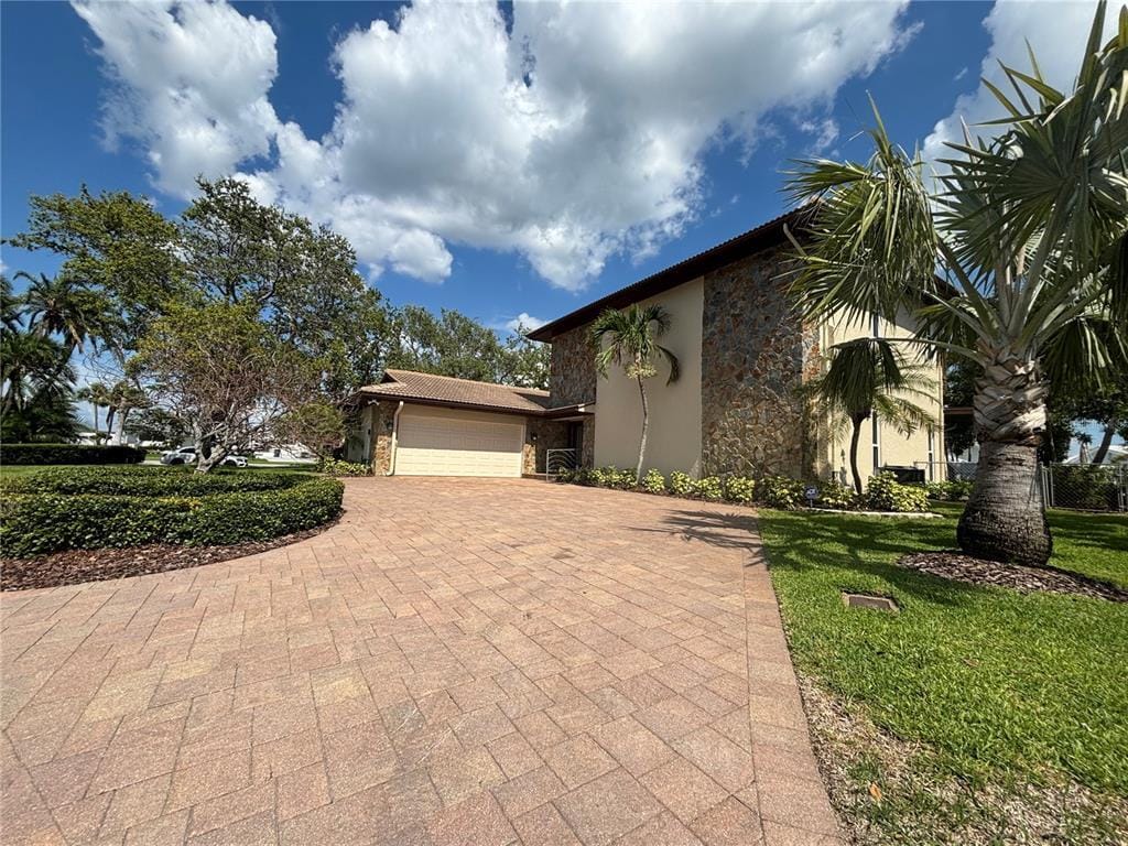 Primary Photo - 10073 S Yacht Club Dr