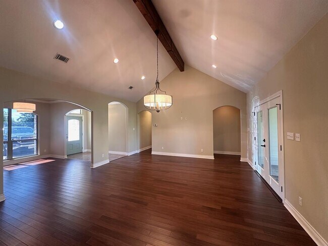 Building Photo - 104 Swan Ct