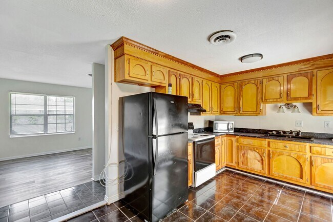 Building Photo - Charming 3BR/2BA Brick Ranch in Ponderosa ...