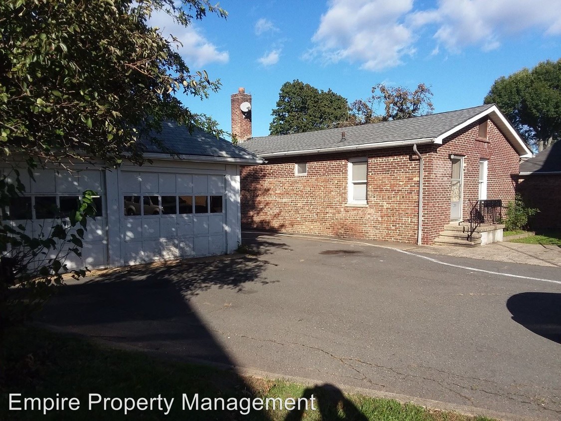 Primary Photo - 208 Bell Ave