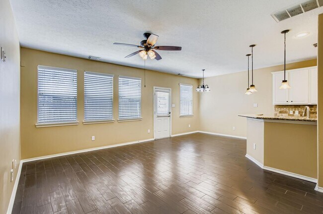 Foto del edificio - 17519 Bering Bridge Ln