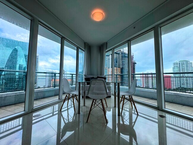 Foto del edificio - 60 SW 13th St