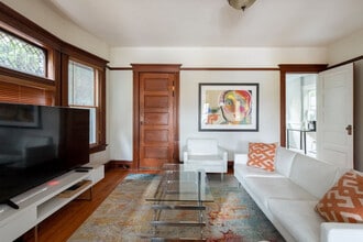 Building Photo - 26 NE 11th Ave