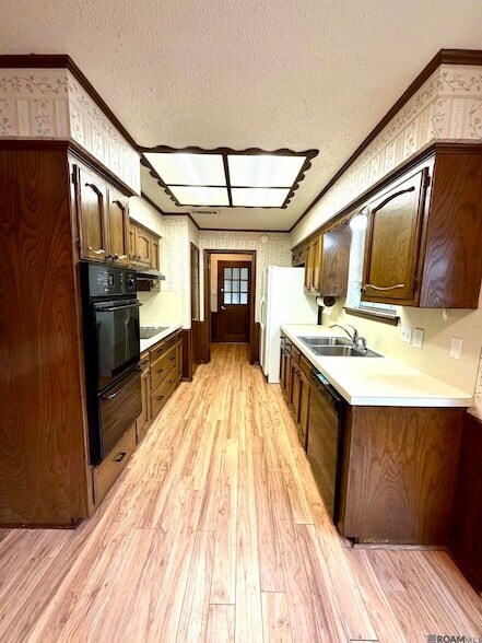 Foto del edificio - 14823 Stoneberg Ave