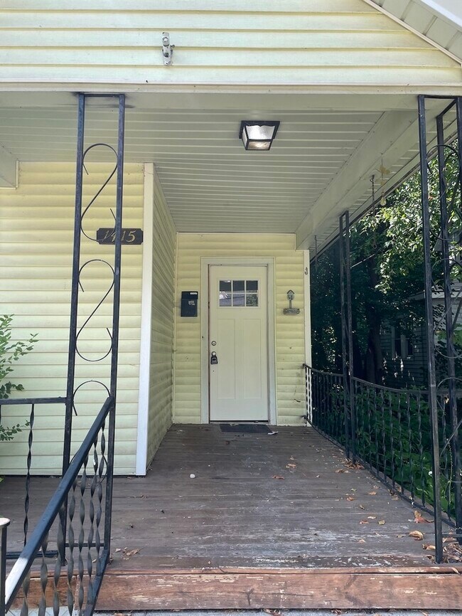 Building Photo - NE Side 2 Bedroom Duplex Lafayette Ave