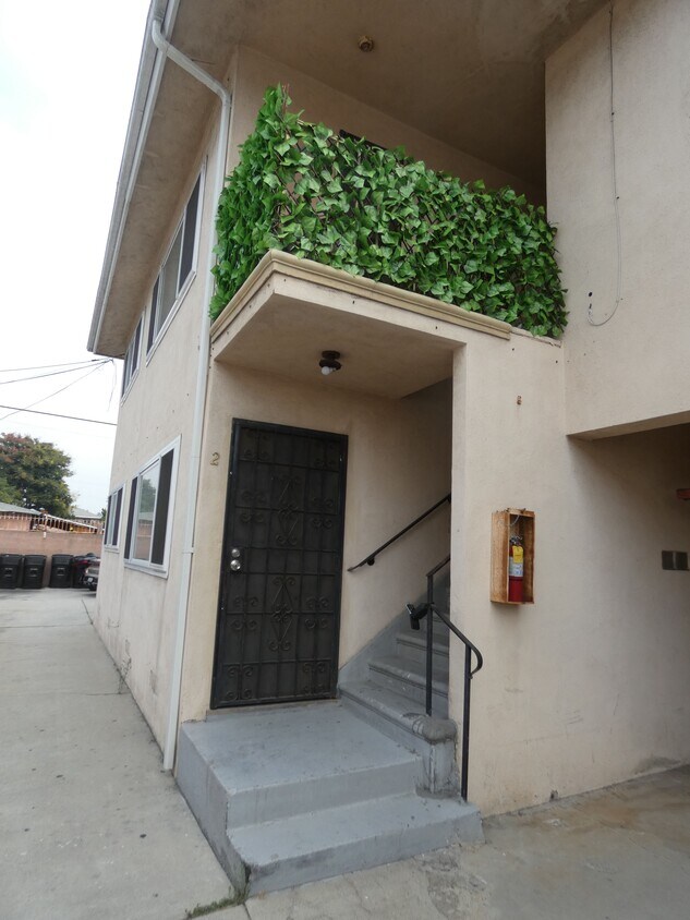 Primary Photo - 3935 W 108th St
