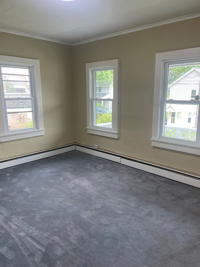 Building Photo - 207 Gorham Ave