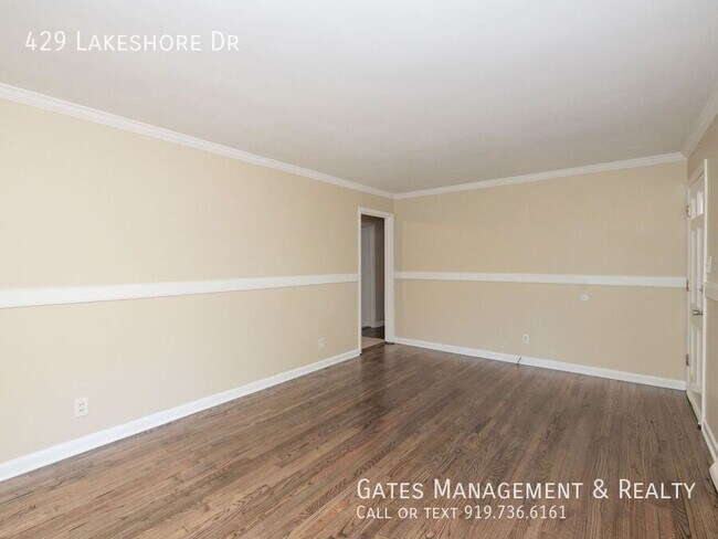 Foto del edificio - 429 Lakeshore Dr