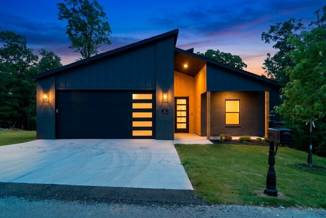 Building Photo - 5 St Asaph Dr
