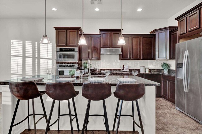 Foto del edificio - 20465 W Ridge Rd