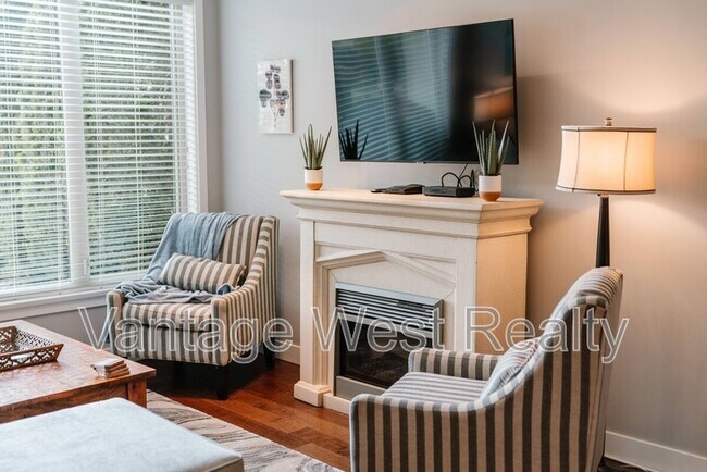 Building Photo - 4032 Pritchard Dr