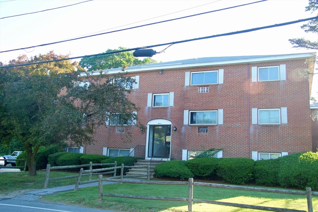 Primary Photo - 11 Glen Ave