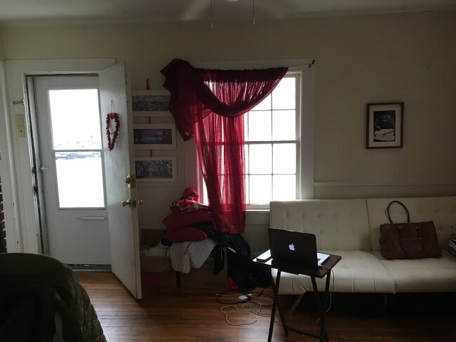 Foto del edificio - 880 Sunset Dr