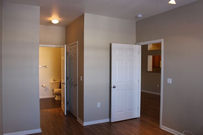 Building Photo - Beautiful Southeast Fort Collins Condo with Community Amenities