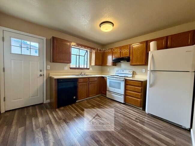 Building Photo - 2427 Split Rock Dr