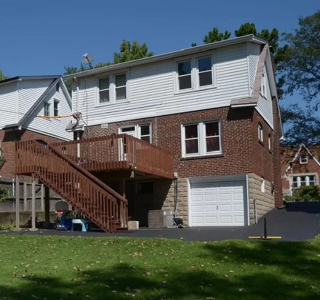 Building Photo - 7744 Gissler Ave