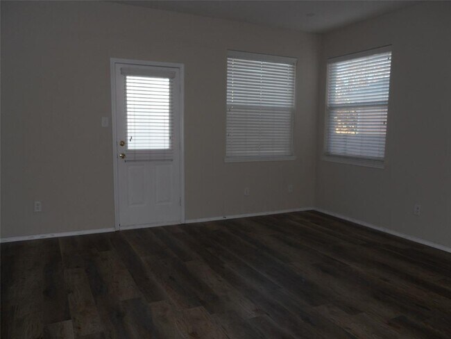 Building Photo - 1519 Creek Springs Dr