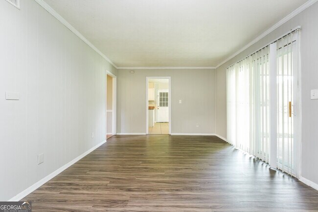 Foto del edificio - 1250 Allgood Rd