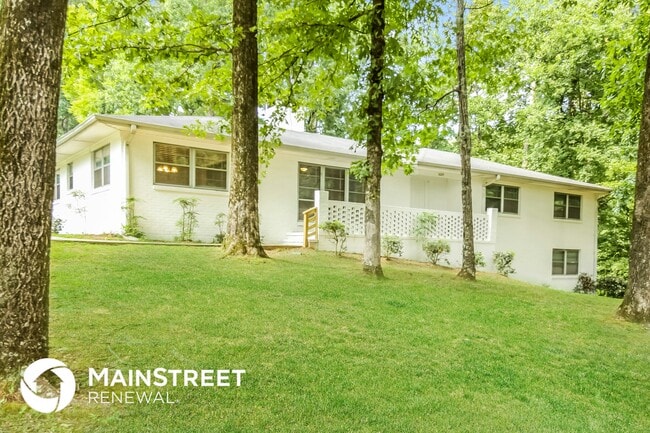 Building Photo - 2025 Rockwood Ln