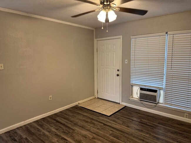 Foto del edificio - 245 Northview Dr