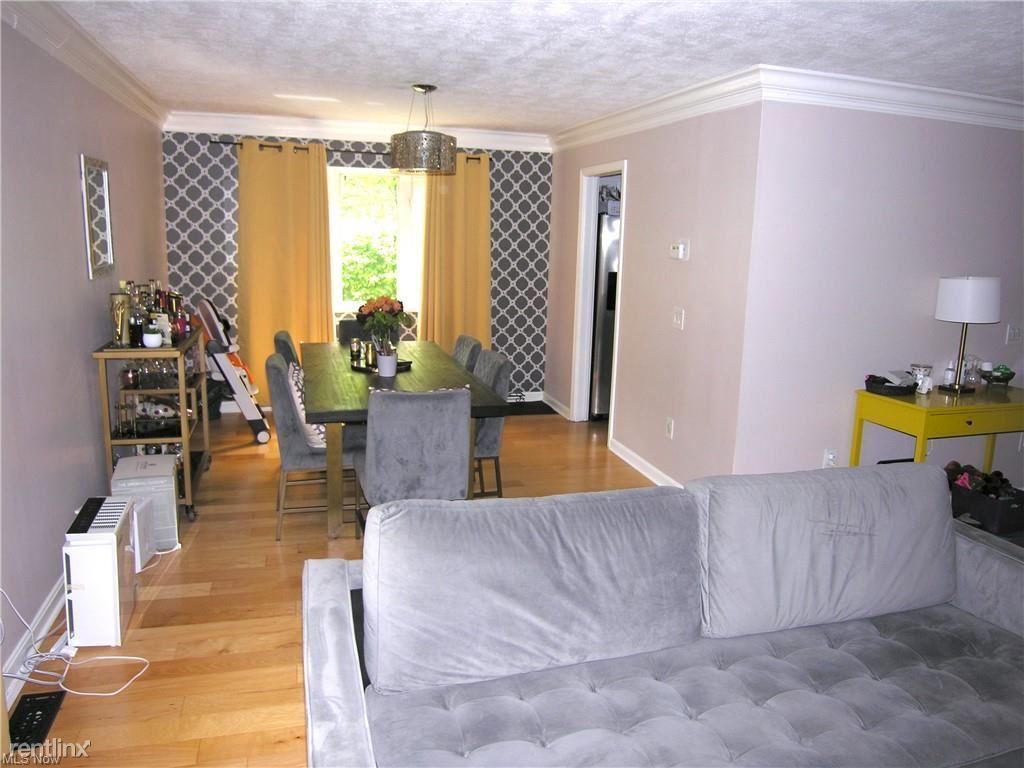 Primary Photo - 2 br, 2 bath Condo - 13419 Larchmere Sq