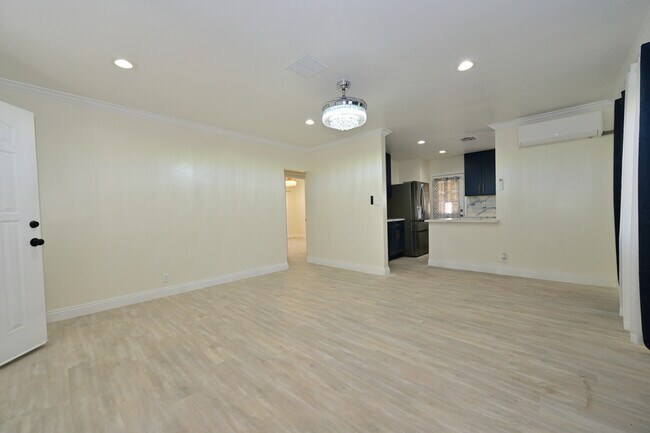 Foto del edificio - 326 E Olive Ave